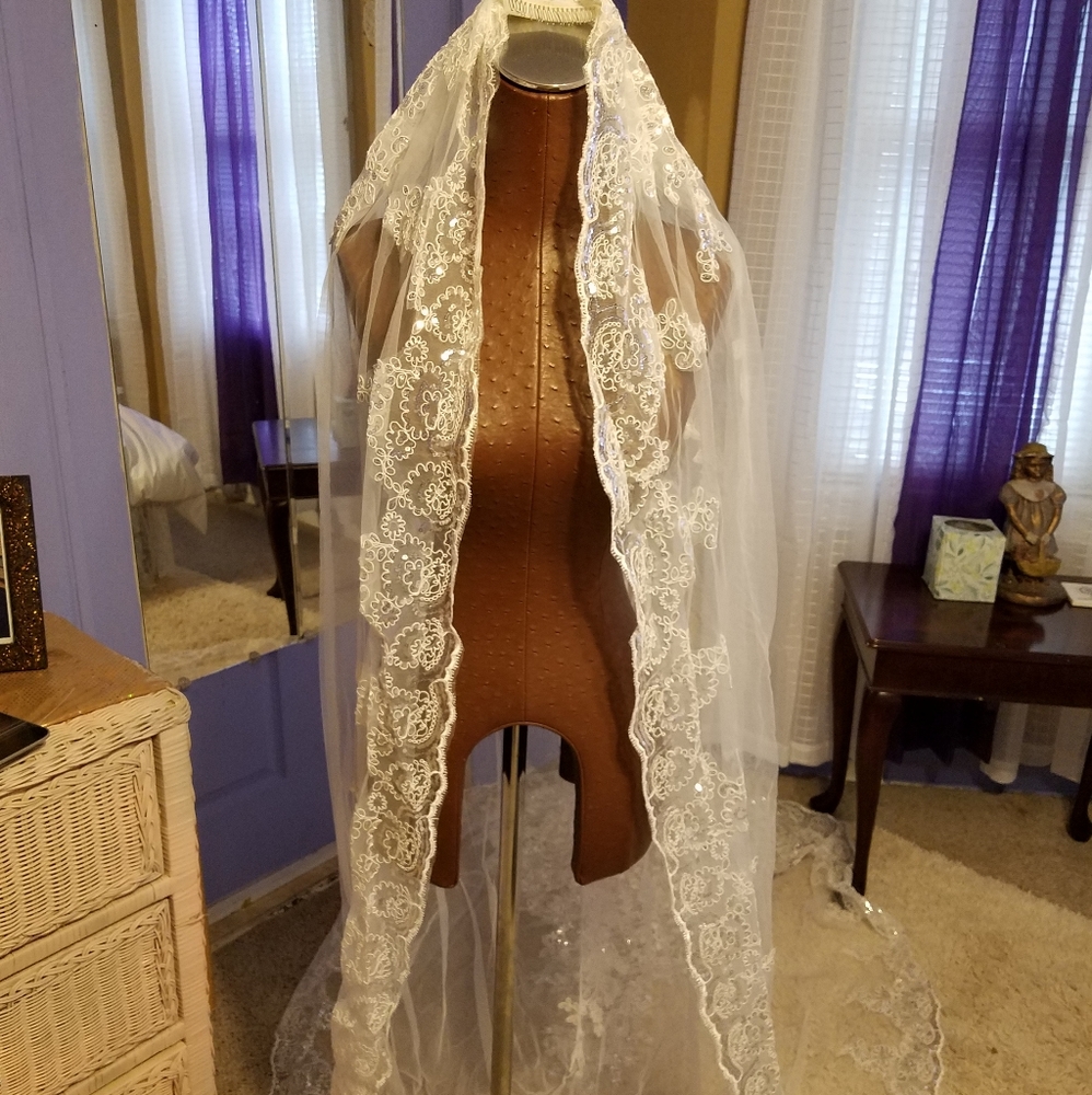 Cathedral wedding veil